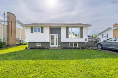 31 Amber Drive — photo 2