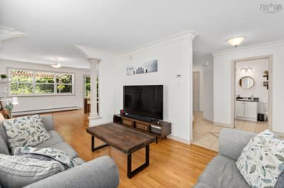 110 Sawmill Crescent — photo 5