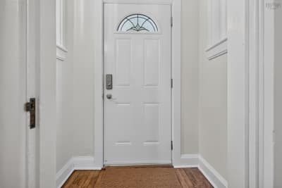 2934 Oxford Street — photo 3