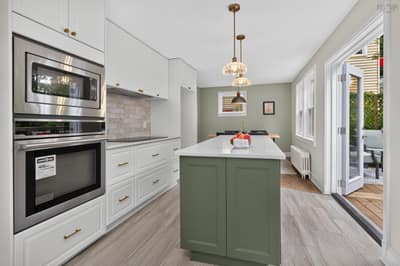 2934 Oxford Street — photo 4