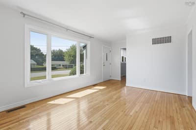 33 Inverary Drive — photo 3