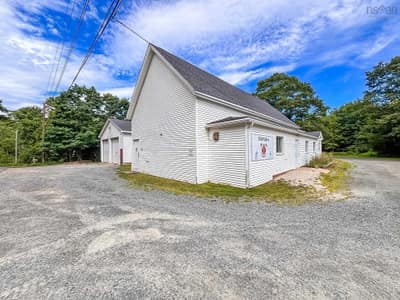 16 Wiles Lake Road — photo 2