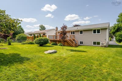 20 Parkland Avenue — photo 2