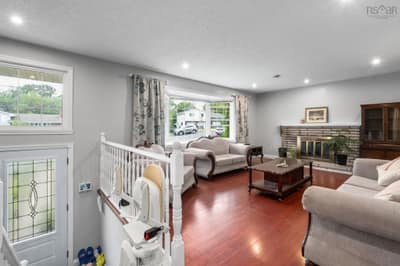 42 Spring Avenue — photo 3