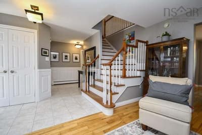 66 Virginia Drive — photo 3