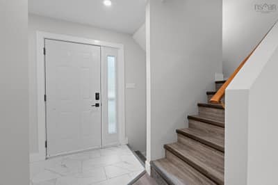114-116 Thornhill Drive — photo 2