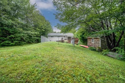 21 Cathy Road — photo 2