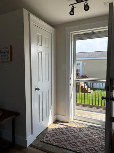 24 South Hill Drive — photo 3