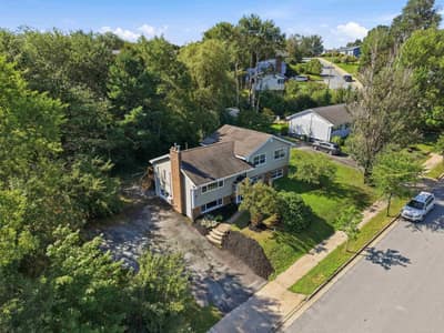 63 Raymond Drive — photo 2