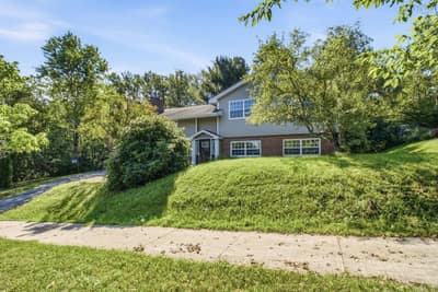 63 Raymond Drive — photo 3