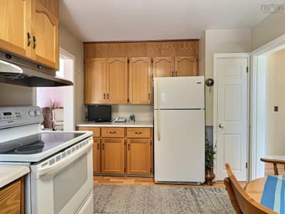 63 Lane Avenue — photo 4