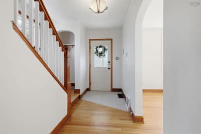 148 Victoria Road — photo 3