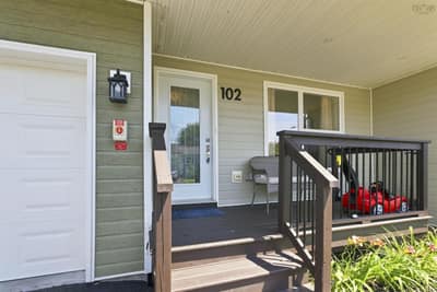 102 Crossfield Ridge — photo 3