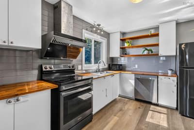 1030 Sackville Drive — photo 4