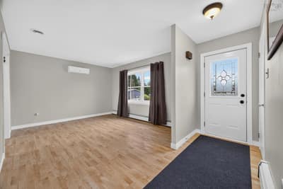 130 Passchendaele Avenue — photo 5