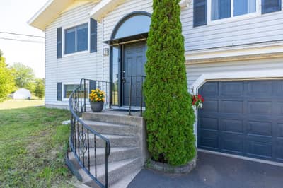 23 Dahlgren Crescent — photo 5
