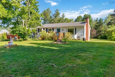 1366 Woodville Rd — photo 2