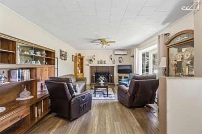 1366 Woodville Rd — photo 8