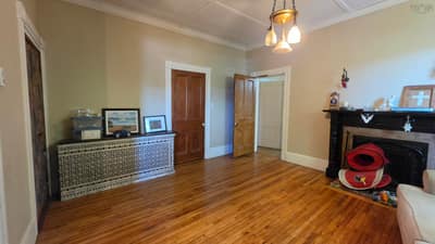 203 Queen Street — photo 7