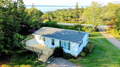 1005 West Halls Harbour Road — photo 3